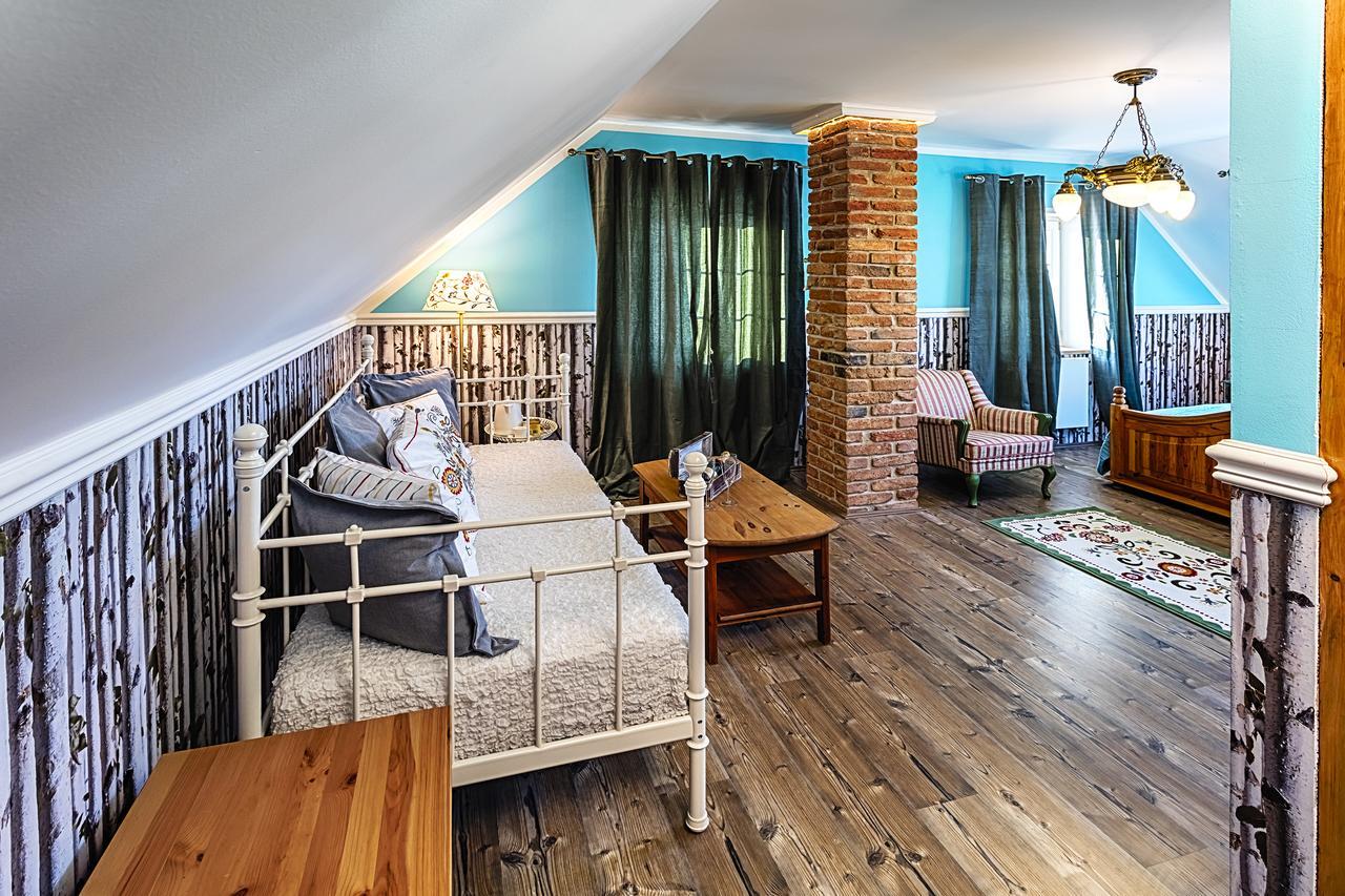 Chateau Nightingales Hostoun ภายนอก รูปภาพ