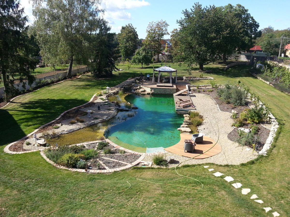 Chateau Nightingales Hostoun ภายนอก รูปภาพ